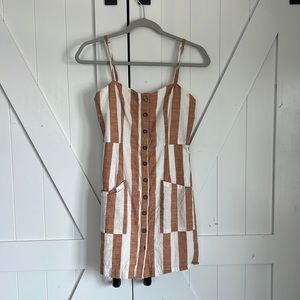 Coral and white dress from Forever 21. Size Medium.